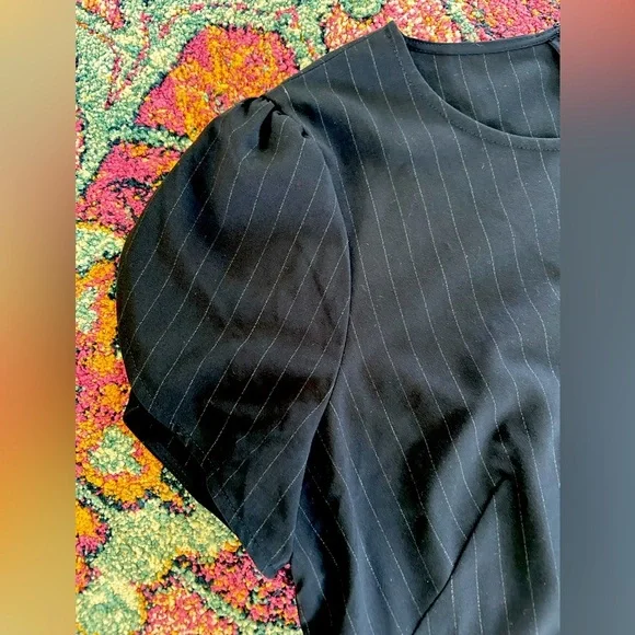 Ann Taylor LOFT | Women’s navy/white pinstripe dress, flutter cap sleeves, sz 14 - Picture 13 of 14